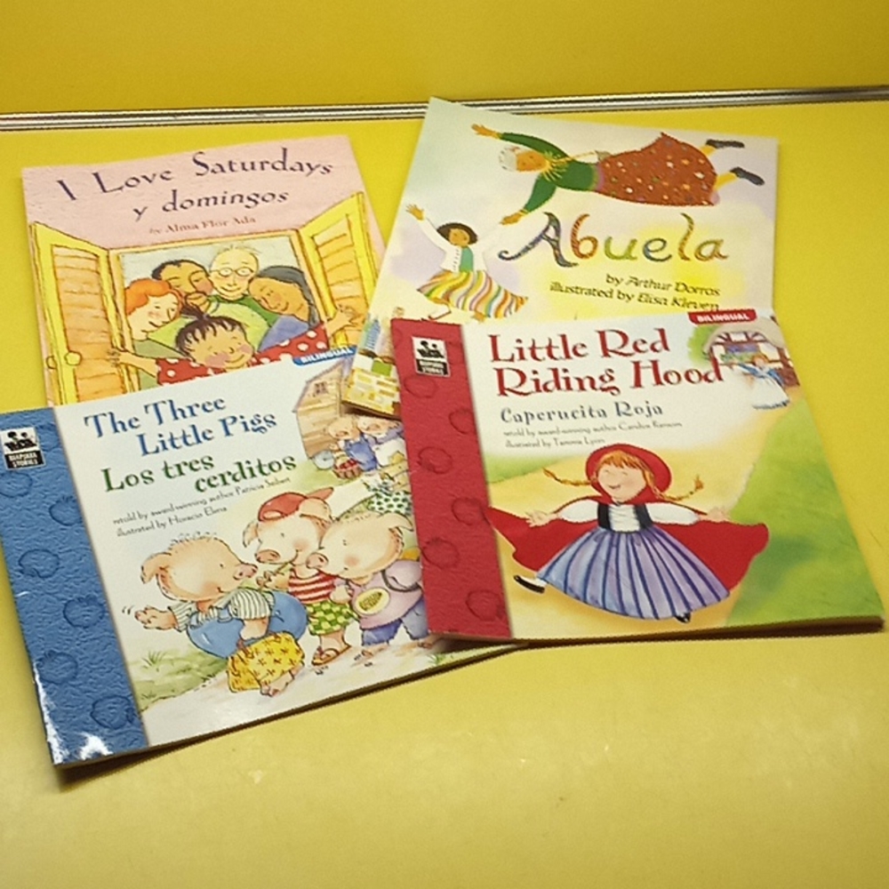 Bilingual Lot of 4 English and Spanish  Storybooks